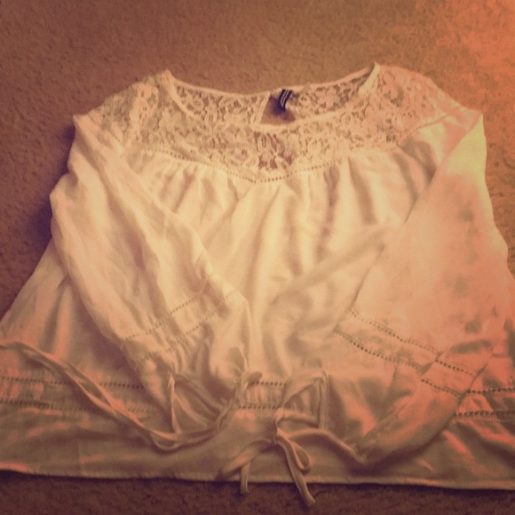 H&M Tops - White long sleeve shirt with lace